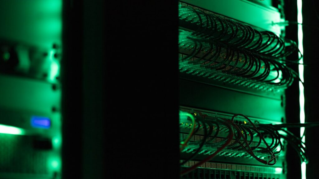 Baie de serveurs dans un datacenter